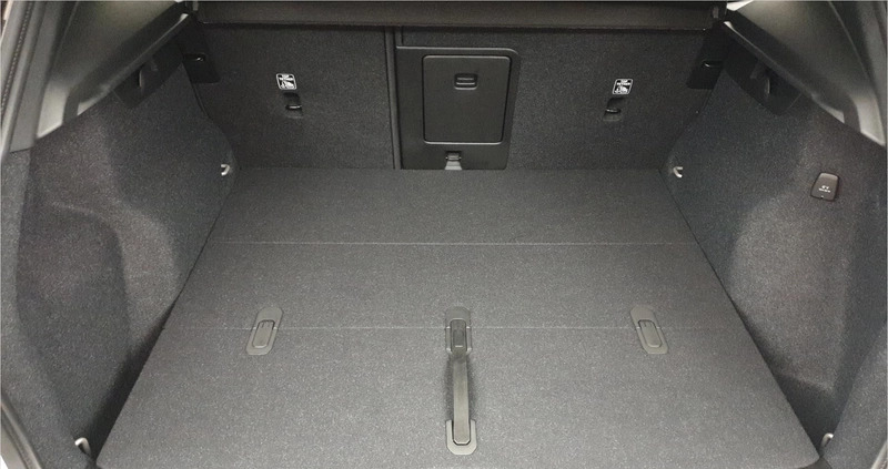 Volvo XC 40 cena 159511 przebieg: 5, rok produkcji 2023 z Baranów Sandomierski małe 407